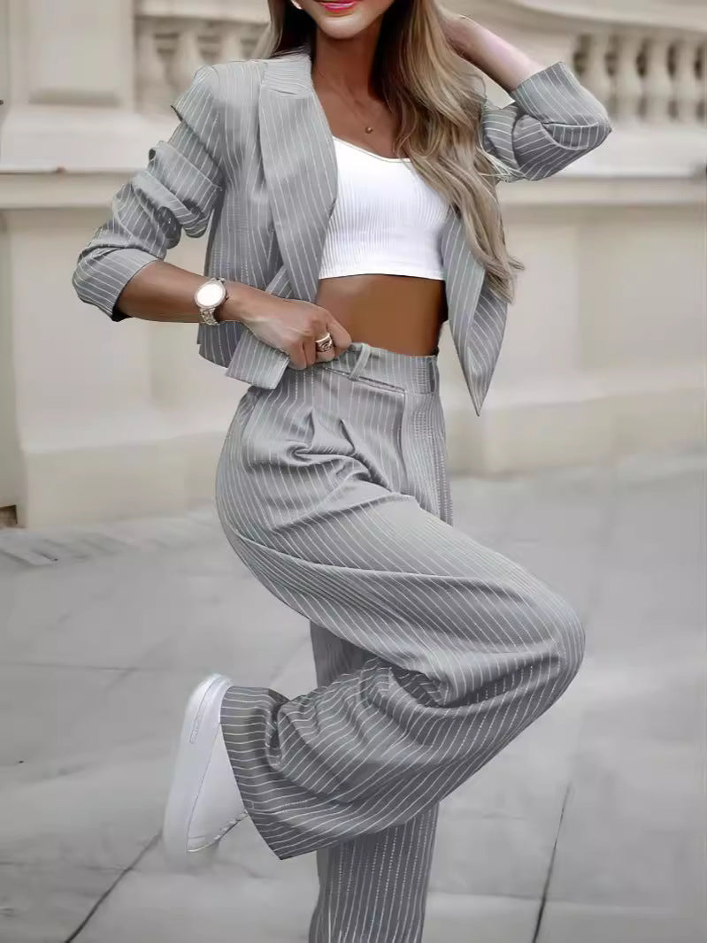 Ensemble élégant femme blazer et pantalon à rayures ✨