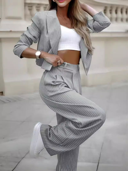Ensemble élégant femme blazer et pantalon à rayures ✨