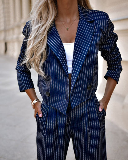 Ensemble élégant femme blazer et pantalon à rayures ✨