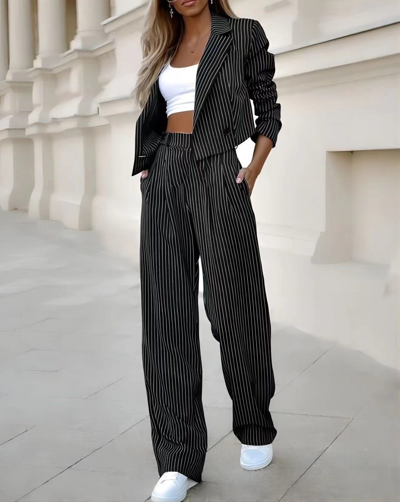 Ensemble élégant femme blazer et pantalon à rayures ✨
