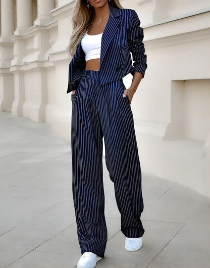 Ensemble élégant femme blazer et pantalon à rayures ✨