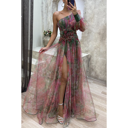 **Robe Élégante Asymétrique à Détail Floral** ✨
