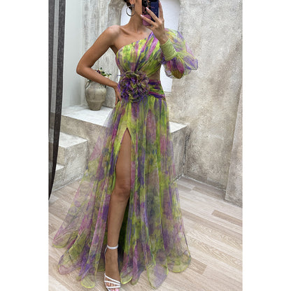 **Robe Élégante Asymétrique à Détail Floral** ✨